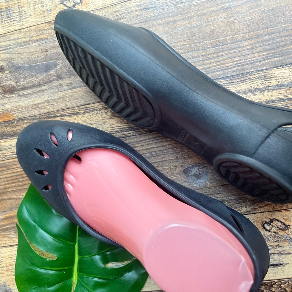 CROCS SIZE 7 BLACK RUBBER FLATS SHOES GARDEN WATERPROOF